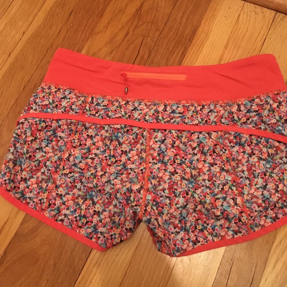 Lululemon Speed Shorts Cherry Blossom Pattern - Picture 3 of 4